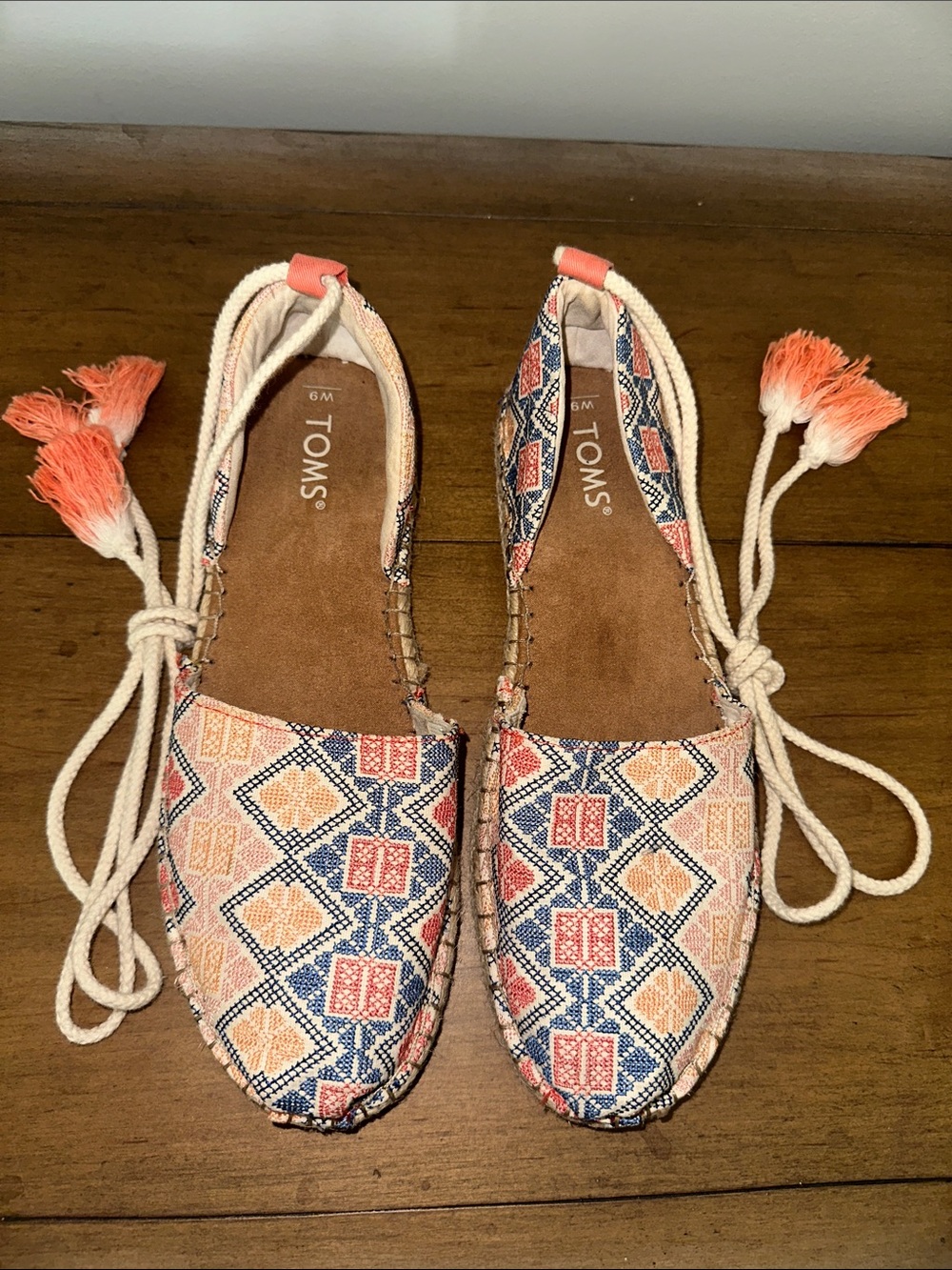 TOMS Katalina Geo Embroidered Espadrilles Flats, Size 9